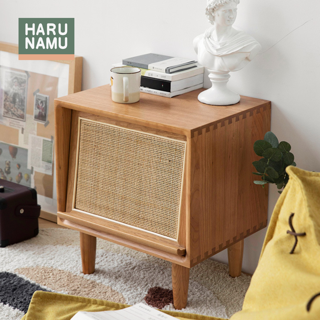 KUTSUROGU Solid Wood Rattan Bedside Cabinet