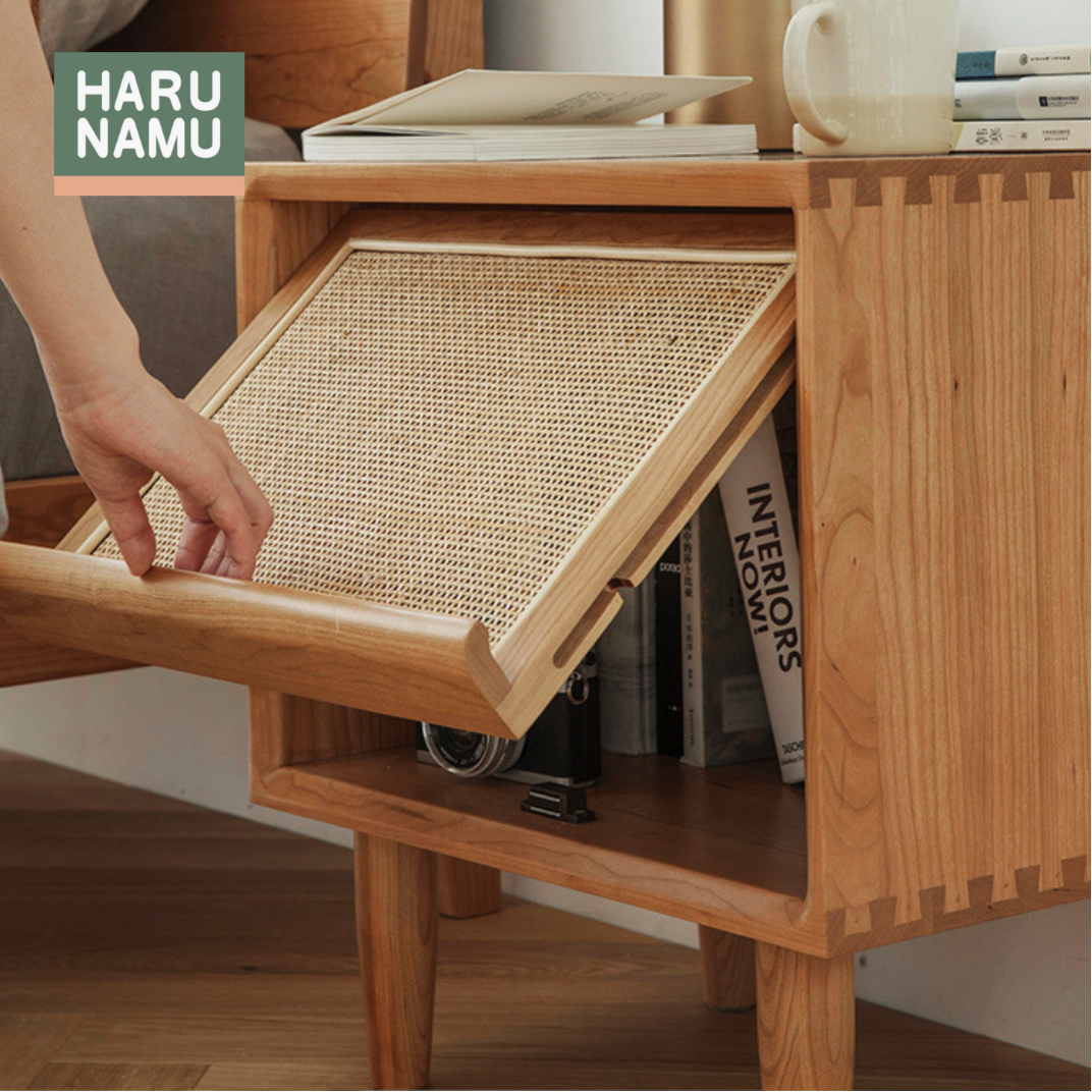 KUTSUROGU Solid Wood Rattan Bedside Cabinet