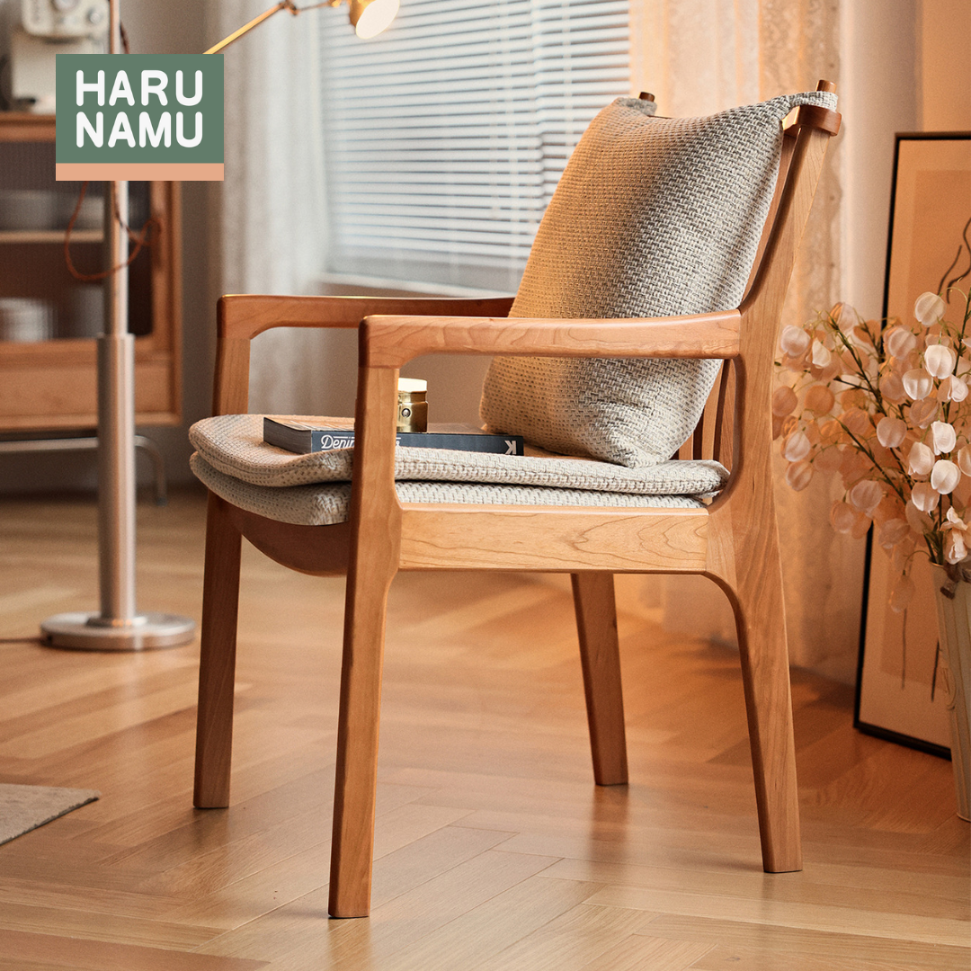 NAGUSAME Solid Wood Chair Side View