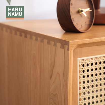 KUTSUROGU Solid Wood Rattan Bedside Drawer