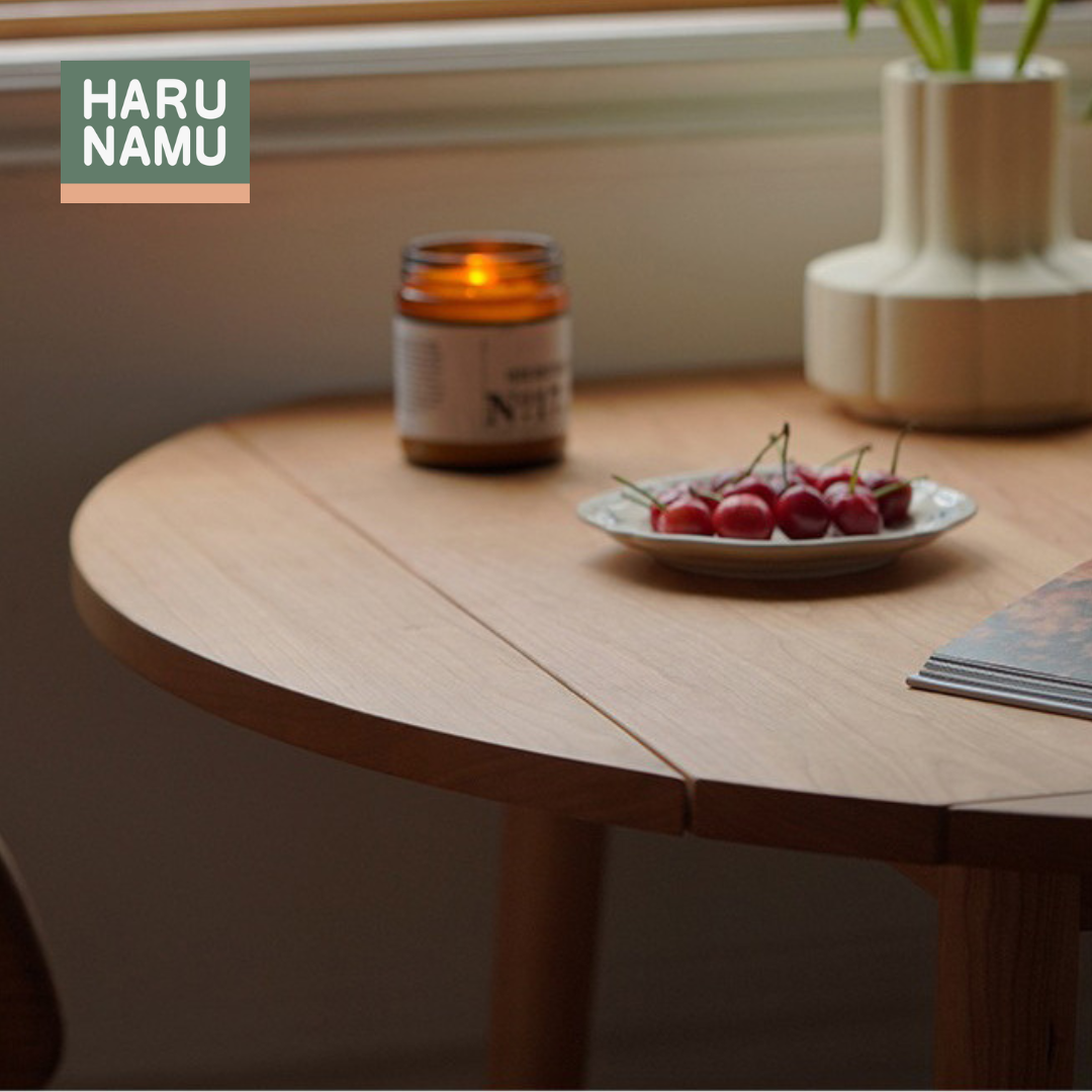 HIROGERU Solid Wood Extendable Table Close Up